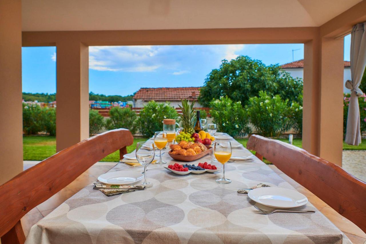 Villa Bartona For 8 Persons With Private Swimmingpool PUY 외부 사진