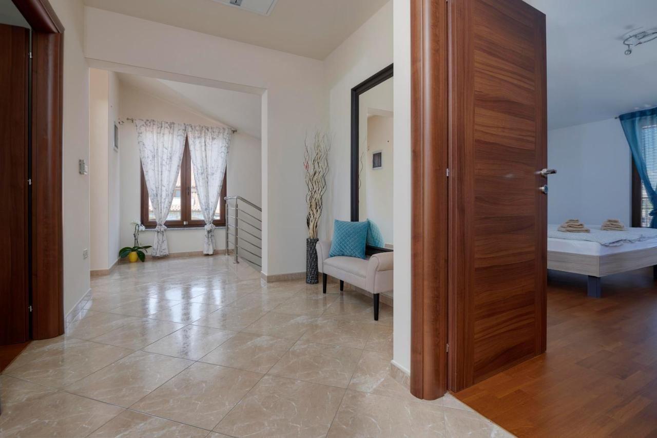 Villa Bartona For 8 Persons With Private Swimmingpool PUY 외부 사진