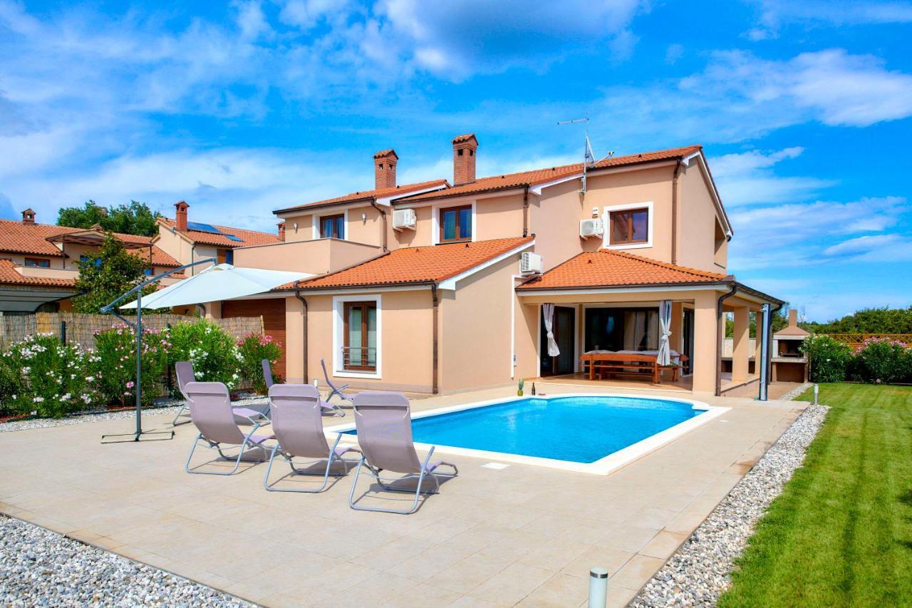 Villa Bartona For 8 Persons With Private Swimmingpool PUY 외부 사진