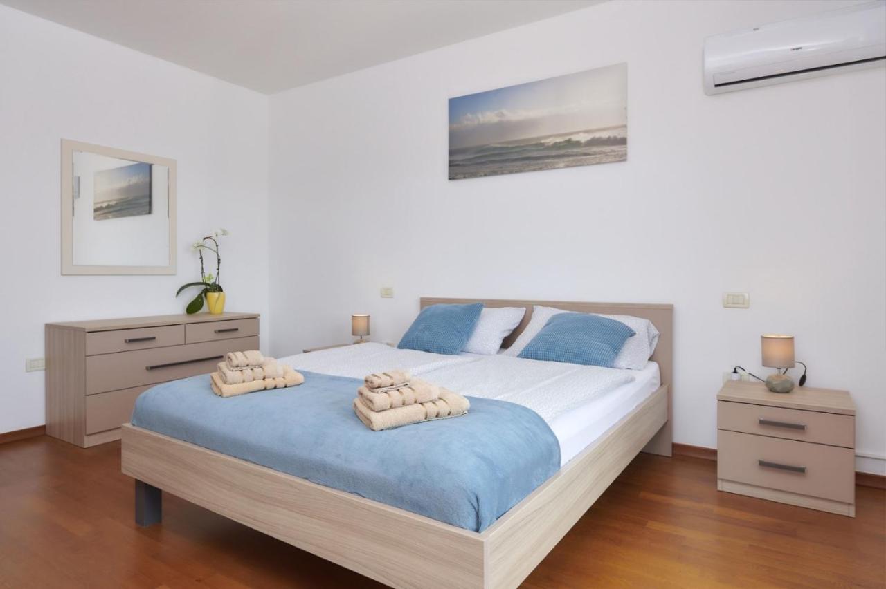 Villa Bartona For 8 Persons With Private Swimmingpool PUY 외부 사진