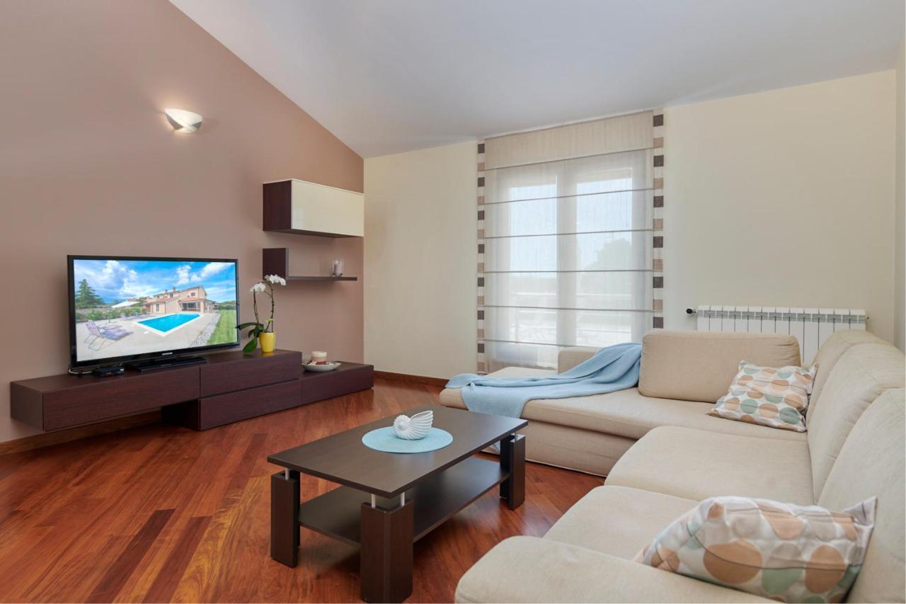 Villa Bartona For 8 Persons With Private Swimmingpool PUY 외부 사진
