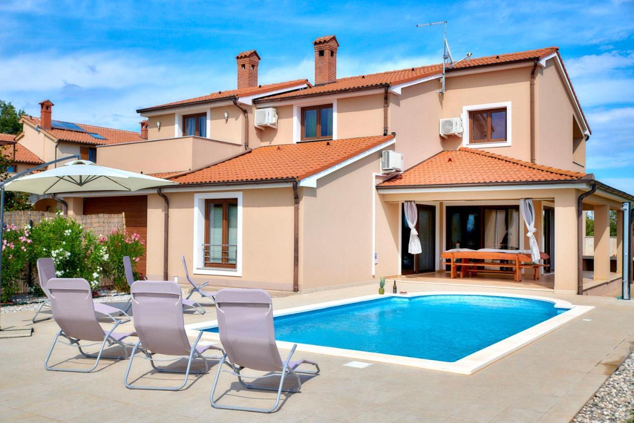 Villa Bartona For 8 Persons With Private Swimmingpool PUY 외부 사진