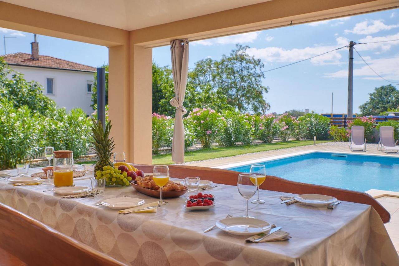 Villa Bartona For 8 Persons With Private Swimmingpool PUY 외부 사진