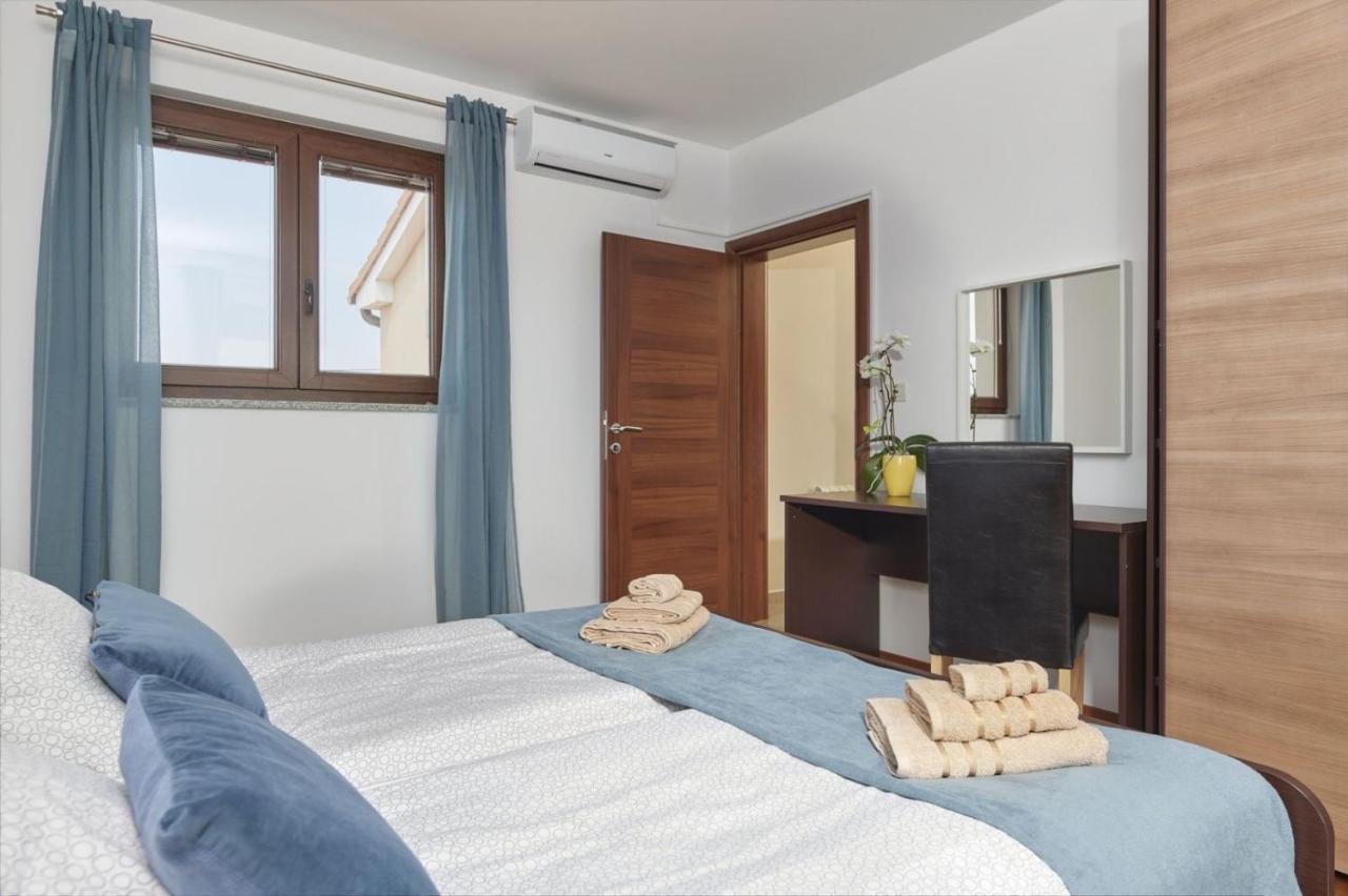Villa Bartona For 8 Persons With Private Swimmingpool PUY 외부 사진