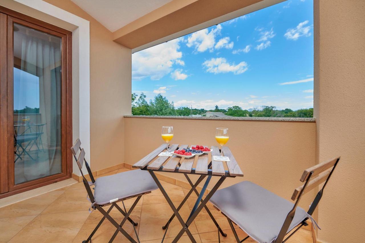 Villa Bartona For 8 Persons With Private Swimmingpool PUY 외부 사진